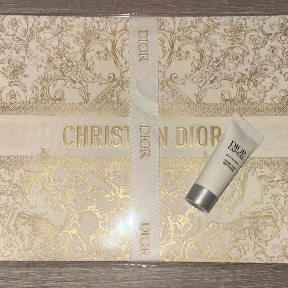 Dior Gift Set - Picture 4 of 4